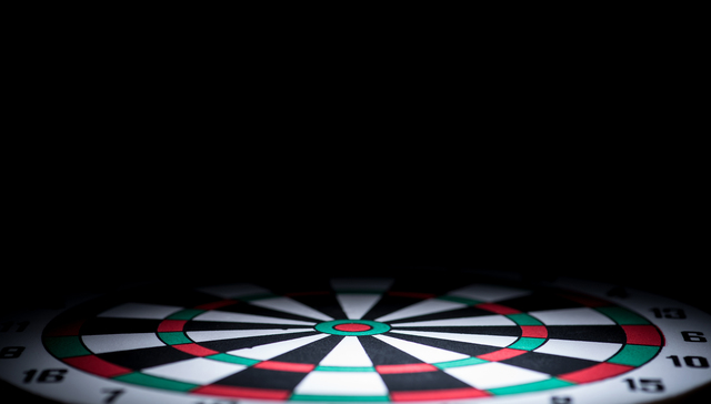 被证监会开出34.7亿元天价罚单的鲜言，又被法院定了哪些罪名？