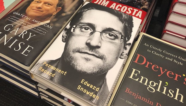 美司法部起诉斯诺登：新书违反保密协议，可继续卖但别想拿钱