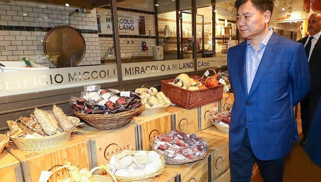 张近东现身意大利高端食品创意概念超市Eataly 苏宁或有新动作