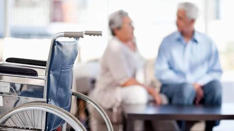 破解“养老困境”：延续“健康年龄”或成新焦点