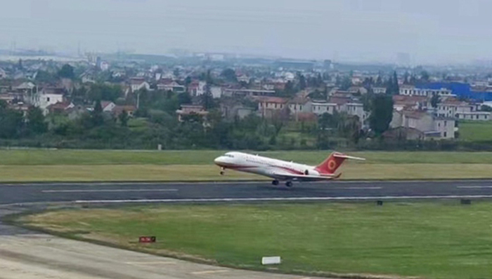 支线飞机,飞机订单,用户,中国东方航空,飞机着陆,飞机起飞,大飞机,车祸,鸟击,2019年