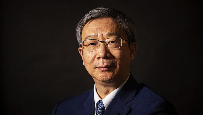 【界面晚报】国庆阅兵1.5万人规模近年最大 易纲回应是否降息