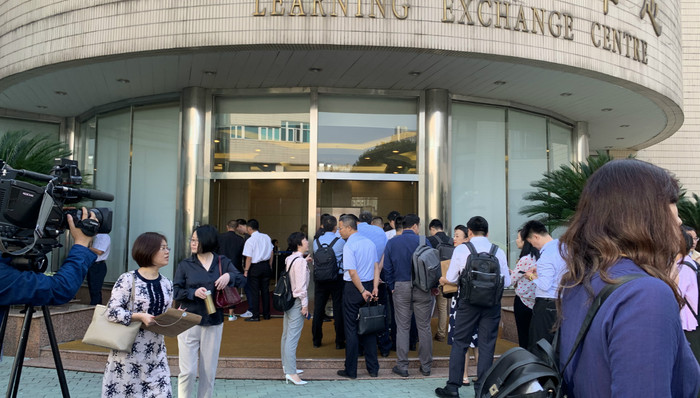 【现场】药品带量采购扩面招标开局，热门品种价格再腰斩