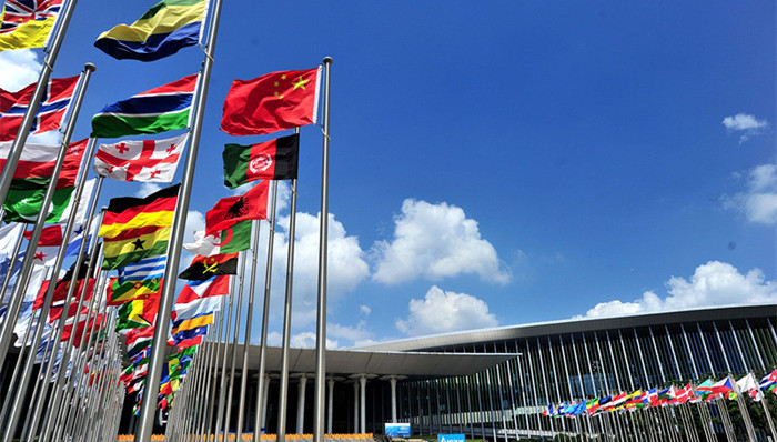 首票进境展品完成通关申报，上海多职能部门全力协助进博会展品进关