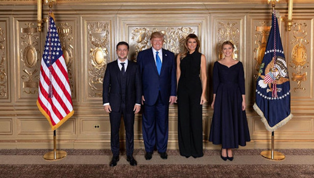 【天下奇闻】泽连斯基与特朗普合影暴露小心机 小泉进次郎联大“讲段子”遭批评