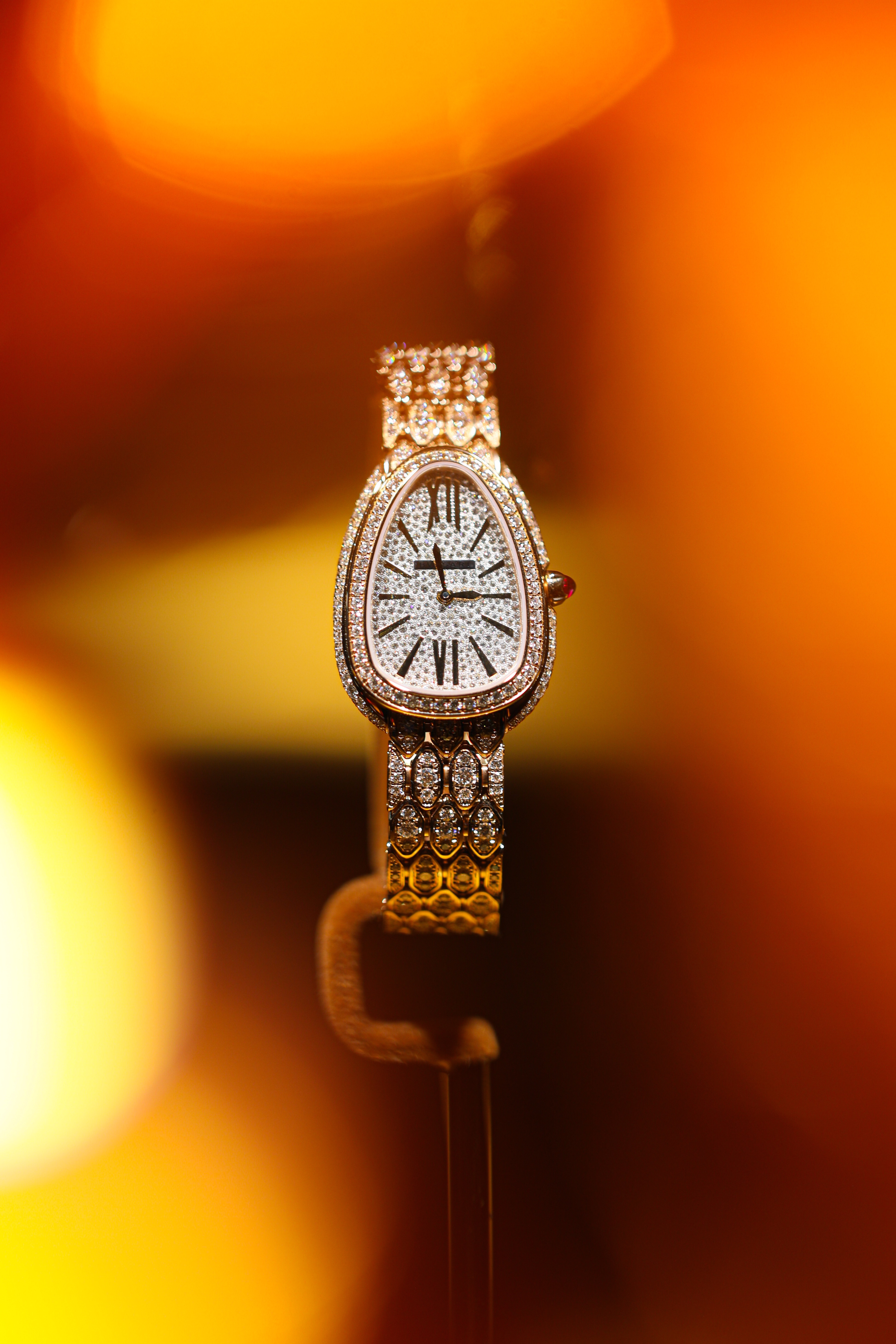 宝格丽Serpenti Seduttori鎏光蛇影腕表