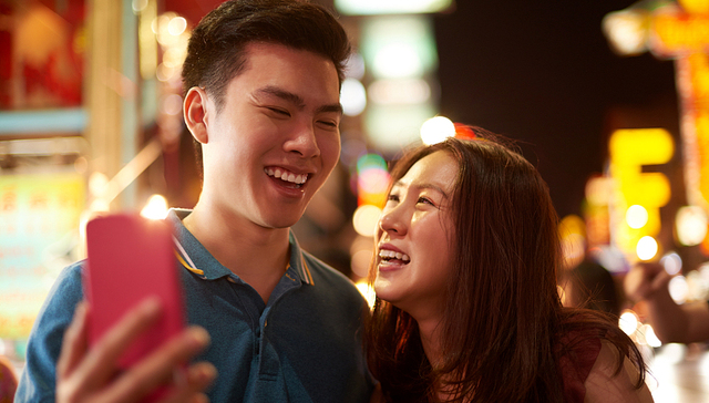 小镇青年的电商购买力超过一线城市，比起打折他们对奢侈品更买账