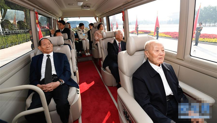 致敬“共和国勋章”、国家荣誉称号获得者