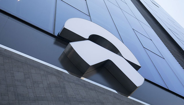 5个交易日股价近乎腰斩，蔚来汽车陷退市危机