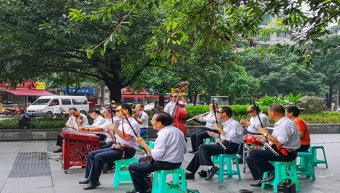 【特写】年龄超60岁，这群视障者组了一支乐队