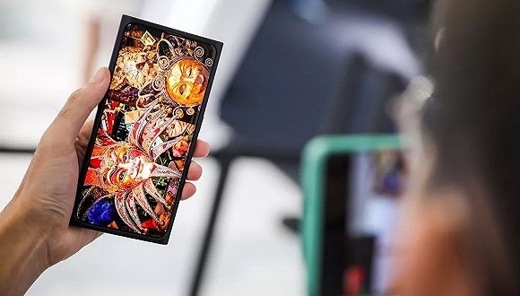 为了参加朋友圈摄影大赛，手机厂商陷入像素之争