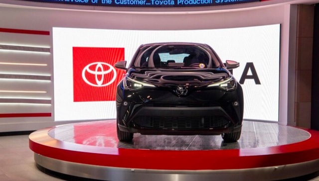 新车 | 海外版2020款丰田C-HR发布，前脸设计更精巧