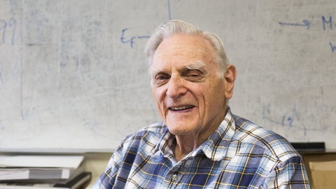 诺贝尔化学奖颁给锂电池领域，“足够好”老爷子打破诺奖最高龄得奖纪录