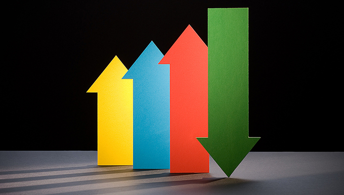 科技股急速回调，各大基金后市看法分歧明显