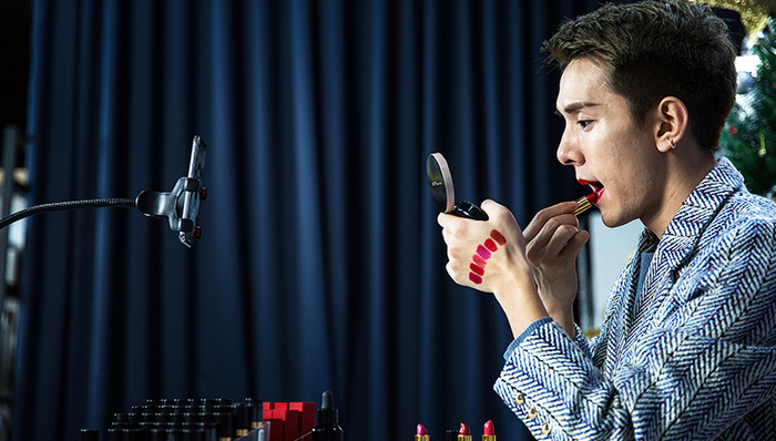 移动电商,带货,网红,直播,李佳琦,张大奕,李湘