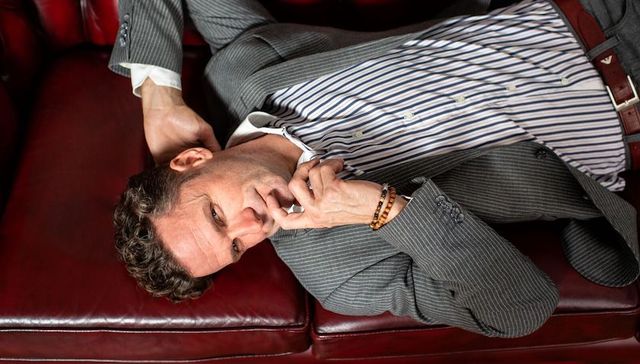 照片中的性别问题：为何质疑视觉文化中的“潜规则”如此重要？