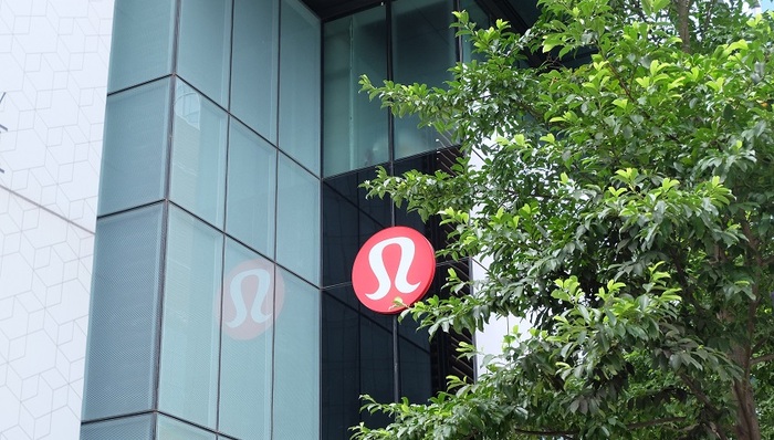 青少年市场热衷运动鞋服，Lululemon进驻运动鞋吃红利