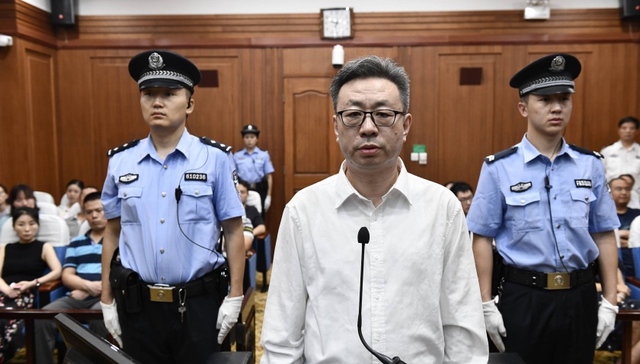 教育警示片：落马“美元书记”胡志强自比“在推磨”