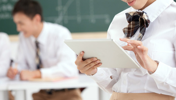 三爱富,奥威亚,教育信息化