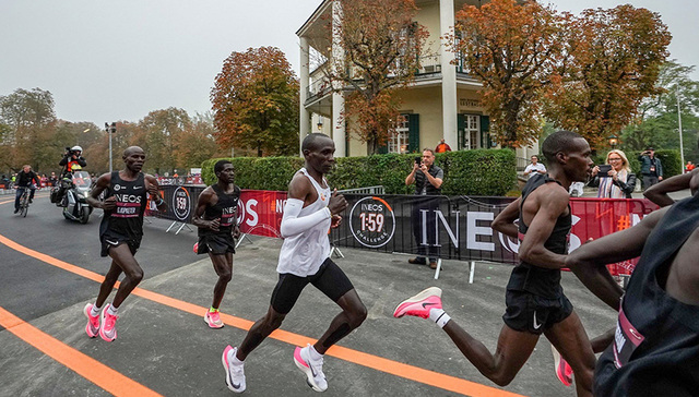 【体育晚报】基普乔格全马首破2小时 美游泳冠军涉药遭禁赛20个月