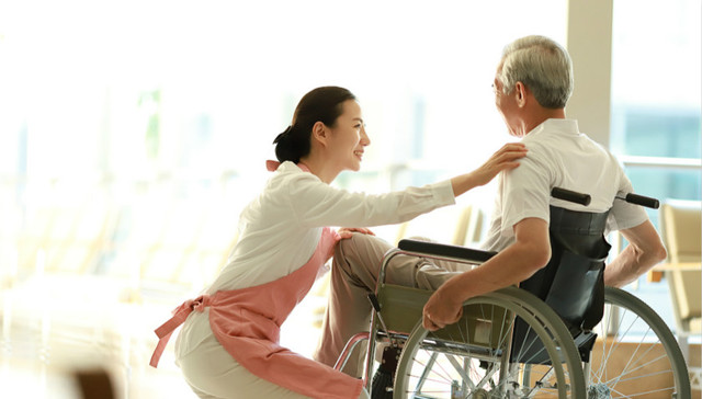 新版养老护理员国家职业技能标准公布：无学历也可入职