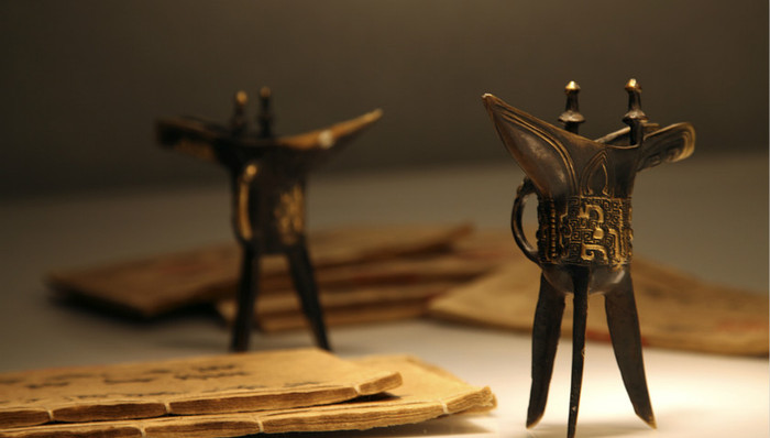 “国宝帮”大腕卫梦强：曾“身价几十亿”，如今欠6200余万元不还成“老赖”