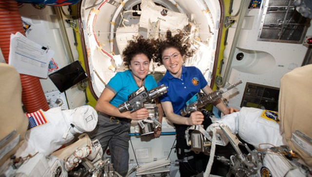 NASA称实现首次全女性宇航员太空行走，或创造人类新纪录