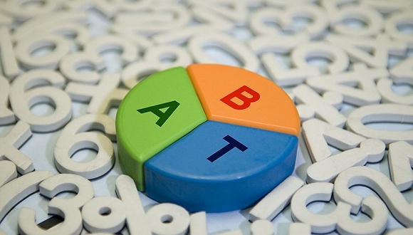 以平均月薪9296元领先全行业，互联网产业人才需求整体回暖