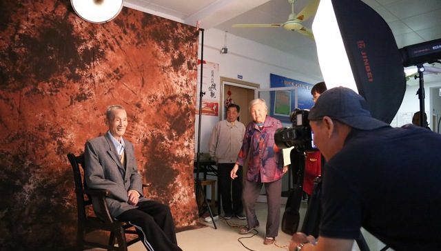 【财经24小时】18省7992亿养老金已到账投资