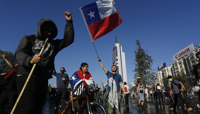 智利,示威,暴力,纵火,贫富差距,经济