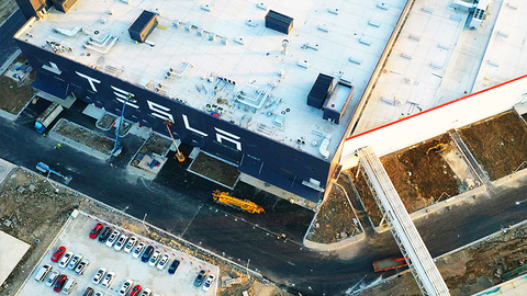 上海制造特斯拉今起预定，比进口版便宜近10万元