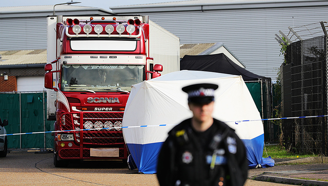 【界面晚报】39人如何登上英国“死亡货车”？新三板全面深改有这些重磅内容