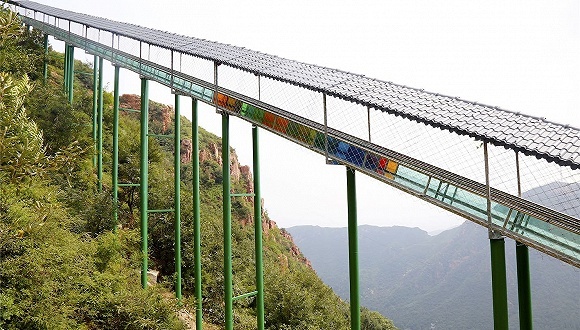 景区网红玻璃桥被关停？质量标准需加强监管