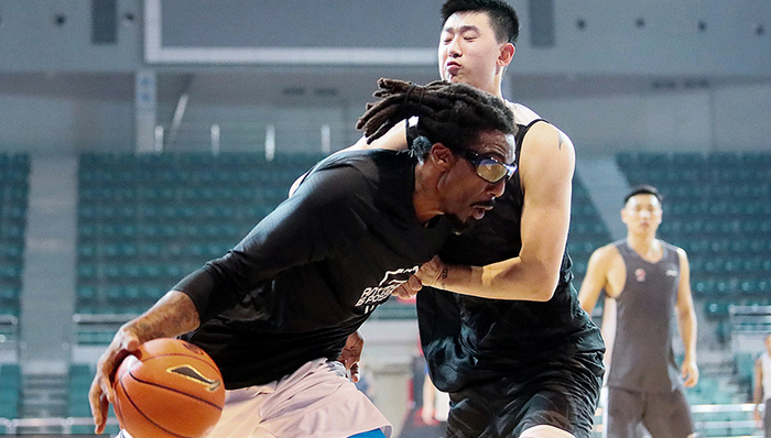 【体育晚报】福建男篮官宣签约斯塔德迈尔 LG杯柯洁无缘决赛