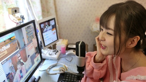 李佳琦“翻车”，冯提莫“无家可归”，后直播时代网红何去何从？