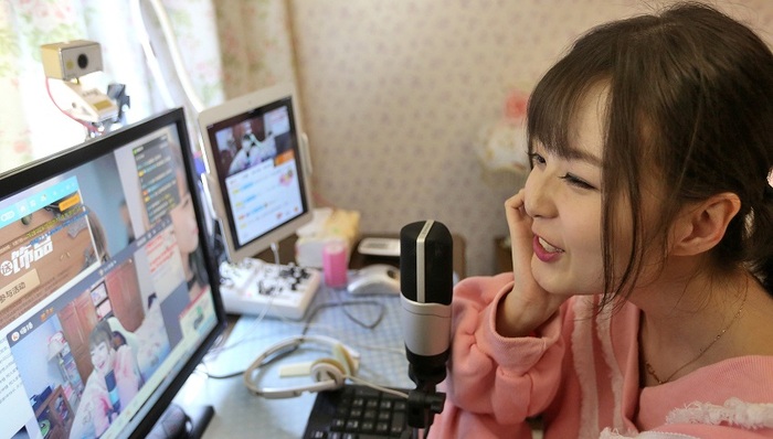 直播,主播,暴击,降维,QuestMobile,职业生涯周期,斗鱼,冯提,红黑