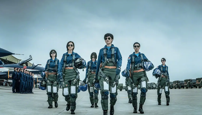 【文娱早报】奥斯卡最佳国际电影修改规则 10月全国电影票房同比大涨120%