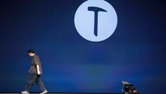 罗永浩撰文回应成为“老赖”：已还掉3个亿左右，锤子科技会继续做下去