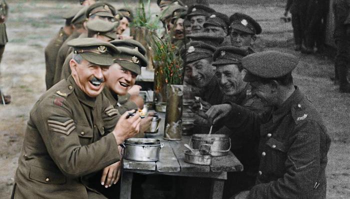 【个人意见】困在制服里的人，《他们已不再变老》