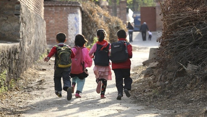 地方新闻精选|甘肃1.3万名“事实孤儿”可享每人每月最少1000元补贴 河南南阳干部超生被处分