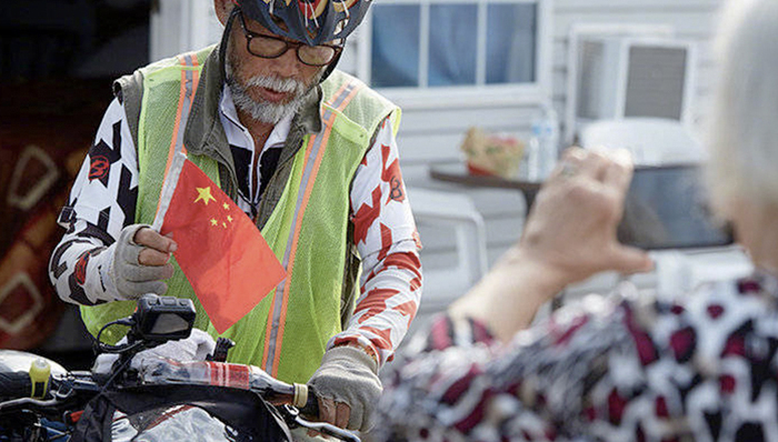 72岁骑行者徐玉坤 向年轻人讲述他策划了几十年的“逃跑计划”
