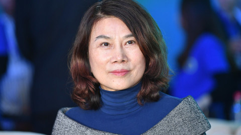 董明珠“挂帅”新电商公司，格力电器线上业务“蹒跚前行”