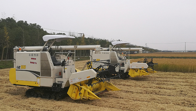 全国首个“5G+智慧农机”示范应用在上海崇明演示