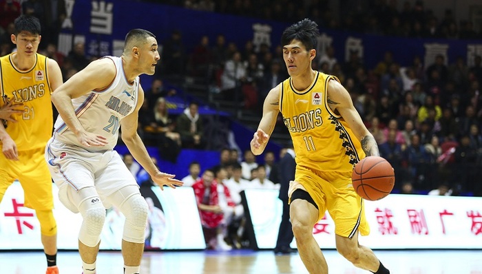 【体育早报】西班牙人6球大胜提前出线 新疆男篮又加时险胜广夏