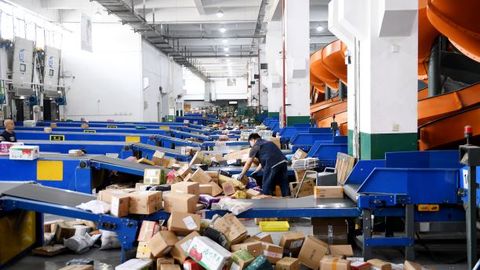 双十一快递员收入上涨：上海快递员薪资达9145元，西安增幅达20.23%