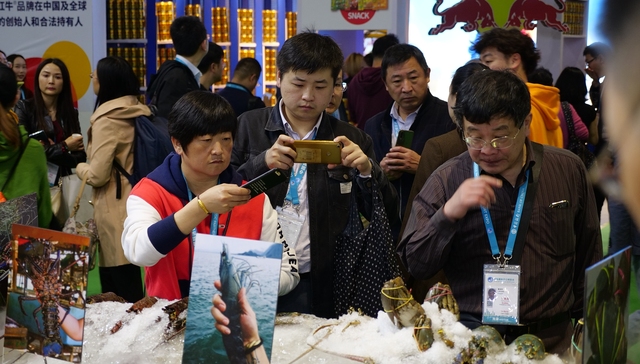 两天收100张名片的国际买手，在进博会上都血拼些什么？