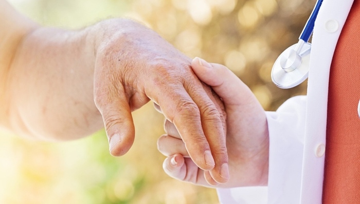 国家医保局明确长期护理险应为独立险种