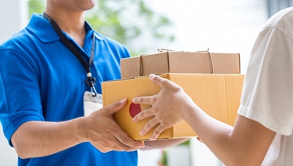 快递再现“霸王条款”：“双十一”期间快递必须当天取，不取就退件？