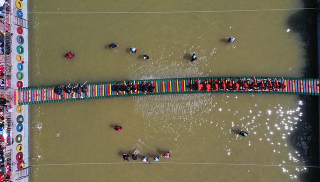 游客丧生景区“摇摆桥”，责任谁来承担？