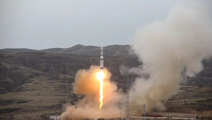 3小时内，两枚火箭相继飞天